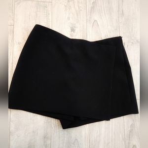 Zara Skort. Size Large